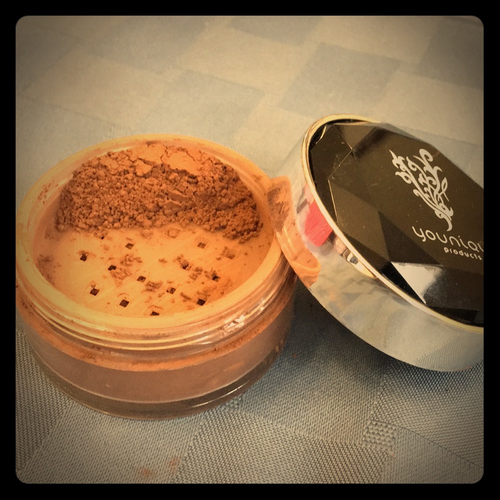 Younique Moodstruck minerals concealer Sampled